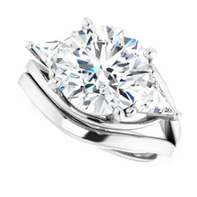 Load image into Gallery viewer, Golden Trio Solitaire Ring