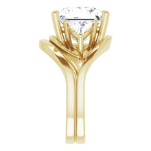 Load image into Gallery viewer, Golden Trio Solitaire Ring