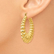 Load image into Gallery viewer, 14k Polished Scalloped Hoop Earrings
