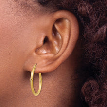 Load image into Gallery viewer, 14k Satin and Diamond-cut 2mm Round Tube Hoop Earrings
