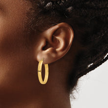 Load image into Gallery viewer, 14k Lightweight Oval Hoop Earrings
